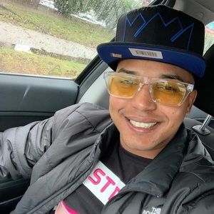 Meet your Posher, Esteban